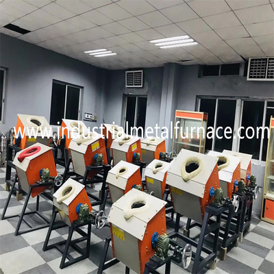 20KHZ सिल्वर टिल्टिंग क्रूसिबल इंडक्शन इंडस्ट्रियल मेटल मेल्टिंग फर्नेस 15 से 160 KW